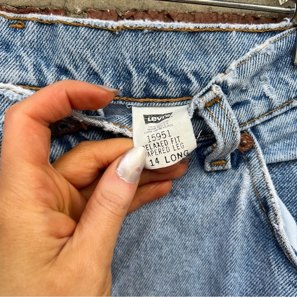 Levi’s Light Blue Distressed Vintage High Waisted Straight Fit Jeans - Picture 3 of 6